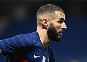 فيديو في مشاركته الأولى بعد 6 سنوات بنزيما يهدر ركلة جزاء لـ فرنسا أمام ويلز