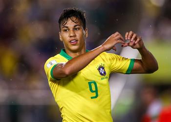 آرسنال وتشيلسي يتنافسان على نيمار الجديد