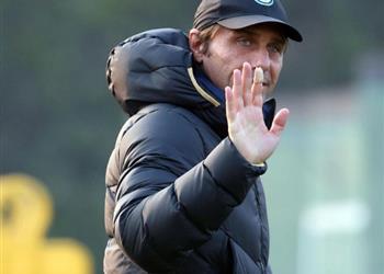 رغم اهتمام إيفرتون ورغبة دانييل ليفي كونتي يتطلع لخلافة مورينيو في توتنهام