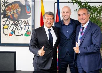 رسمي ا جوردي كرويف يعود إلى برشلونة في منصب جديد