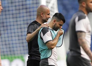 والد أجويرو مهاجم ا جوارديولا لم أصدق دموعه ويريد دائم ا أن يكون البطل