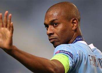 مانشستر سيتي يحذف فرناندينيو من قائمة لاعبيه وتقارير توضح مستقبله