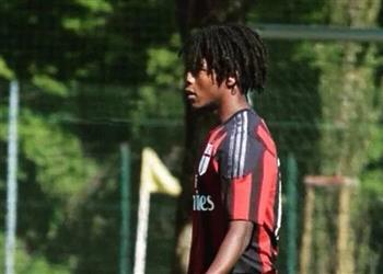 والد لاعب ميلان السابق عن انتحار نجله العنصرية ليست السبب