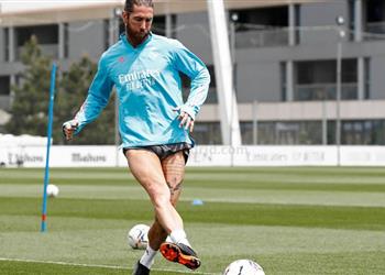 ديلي ميل مانشستر يونايتد يصارع السيتي على ضم راموس