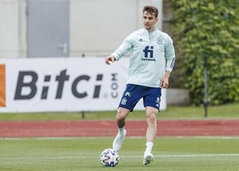 إسبانيا تعلن سلبية مسحة يورينتي واختبار أخير يحدد موقفه قبل مباراة السويد