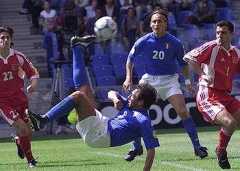 بعد 21 عام ا 11 يونيو يجمع إيطاليا وتركيا مجدد ا و ملعقة توتي الأبرز في الـ يورو