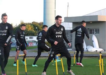 ميسي لم نكن محظوظين وطموحي الفوز بكأس العالم وكوبا أمريكا مع الأرجنتين