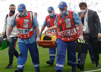 فيديو اشتباه بإصابة مدافع روسيا في العمود الفقري بعد سقوطه القوي أمام فنلندا