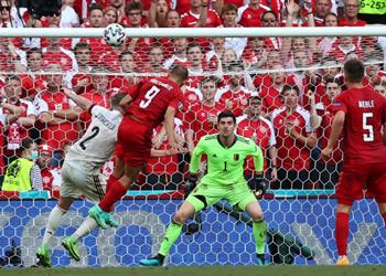 كورتوا دي بروين صنع الفارق أمام الدنمارك ورحيل راموس خسارة لريال مدريد