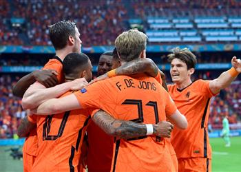 فيديو هولندا تتأهل إلى دور الـ16 بثنائية أمام النمسا في يورو 2020