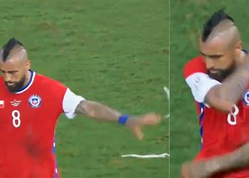 فيديو بسبب لاسارتي فيدال ينفعل غاضب ا في مباراة تشيلي وبوليفيا