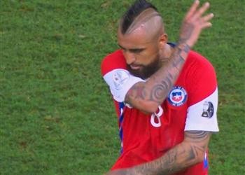 لاسارتي عن غضب فيدال بعد استبداله أمام بوليفيا ليس سوبرمان