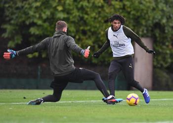 النني مشيد ا بـ لينو أحد أفضل حراس المرمى في العالم