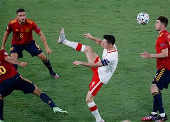 فيديو إسبانيا تتعثر للمرة الثانية توالي ا في أمم أوروبا بتعادل م خيب مع بولندا وتعقد موقفها في التأهل لدور الـ16