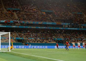 فيديو مورينو يهدر ركلة جزاء لـ إسبانيا أمام بولندا