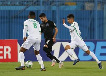 فيديو لاعب سيراميكا كليوباترا يزور معسكر الرجاء المغربي قبل مواجهة بيراميدز