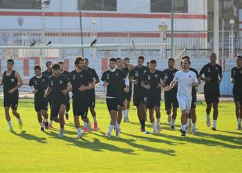 مران الزمالك كارتيرون يحفز اللاعبين بجلسة خاصة وانتظام عبد الغني