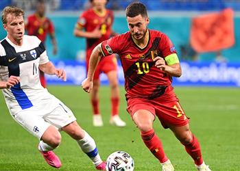 مدرب بلجيكا يشيد بأداء هازارد أمام فنلندا وي صر ح راض عن الأداء