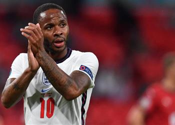 ستيرلينج يشيد بـ جريليش وساكا بعد تخطي التشيك ويصرح علينا تحدي أنفسنا