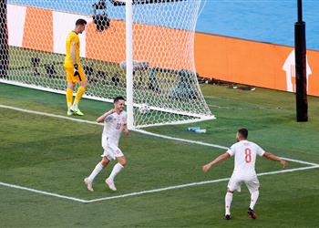 فيديو التيكي تاكا تعود من جديد سارابيا يسجل هدف إسبانيا الثالث أمام سلوفاكيا