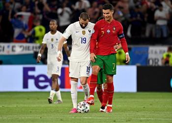 بنزيما رؤية رونالدو مرة أخرى أمر رائع وهذا ما دار بيننا على أرض الملعب