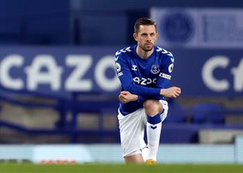 تقارير ناد سعودي يخطط لضم سيجوردسون من إيفرتون