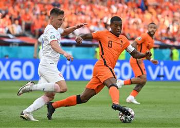 فينالدوم طرد دي ليخت صع ب مباراتنا أمام التشيك ومن المؤلم العودة للمنزل الآن