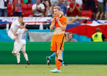 دي يونج بعد توديع يورو ظهرنا متعبين أمام التشيك ولم نقلل من شأنهم