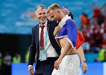 مدرب التشيك فخور بفريقي وتحية جماهير هولندا لنا شرف عظيم