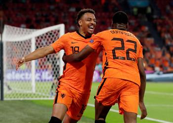 وسط اهتمام ليفربول رئيس أيندهوفن مستعدون لبيع دونيل مالين