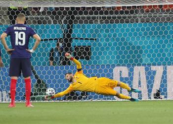 هوجو لوريس بعد إقصاء فرنسا من أمم أوروبا كان علينا القتال أكثر ولا نبحث عن أعذار