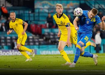 بالضربة القاضية فيديو أوكرانيا تكتب التاريخ بفوز قاتل على السويد وتضرب موعد ا مع إنجلترا في ربع نهائي يورو