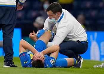 رسمي ا الكشف عن مدة غياب بيسدين لاعب أوكرانيا بعد إصابته المفجعة