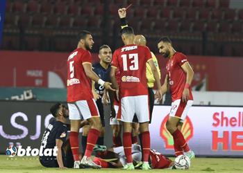 فيديو طرد دونجا في مباراة الأهلي وبيراميدز
