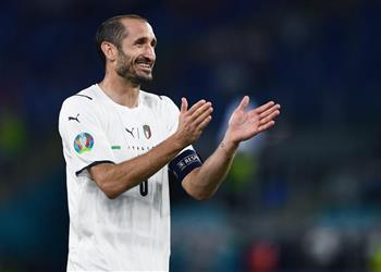 يوفنتوس يقترب من تجديد عقد كيليني لمدة عام