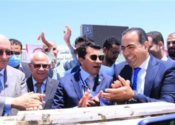 صور وزير الرياضة يضع حجر أساس استاد المصري في بورسعيد