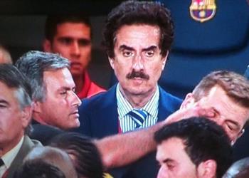 بعد 10 سنوات مورينيو يعتذر عن الاعتداء على فيلانوفا