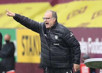 ظهير برشلونة يصل إنجلترا تمهيد ا للانضمام إلى ليدز