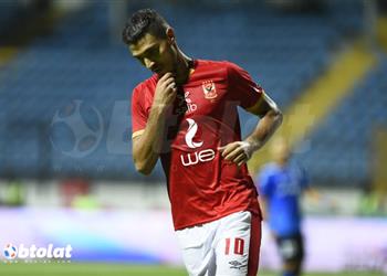 فيديو محمد شريف يواصل التألق ويسجل هدف الأهلي الرابع أمام سموحة