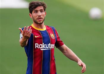 تقارير برشلونة يخبر روبيرتو بخيارين بشأن مستقبله