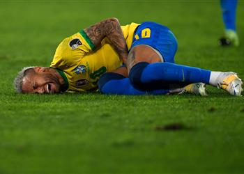 أسطورة الأرجنتين منتقد ا نيمار لن يكون ميسي أبدا وإذا كنت في الملعب لتلقى مني ضرب ا مبرح ا