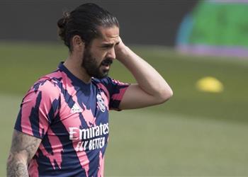 فيديو مدرب ريال مدريد يلمح لاقتراب رحيل إيسكو