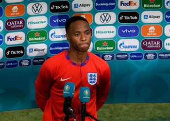 ستيرلينج ركلة الجزاء أمام الدنمارك كانت واضحة وسنحتفل قليل ا قبل مواجهة إيطاليا