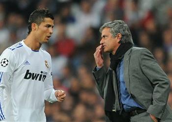 مورينيو إذا كنت مدافع ا لضربت رونالدو والكارثة لي نجاح ا كبير ا للبعض