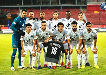 لاعبو بيراميدز يدعمون أحمد الشناوي قبل مباراة الإنتاج الحربي
