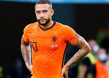 برشلونة مجبر على خفض راتب ديباي بنسبة 30 بعد أسابيع من التعاقد معه