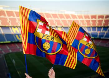 رسمي ا برشلونة ي علن تعاقده مع مهاجم جديد