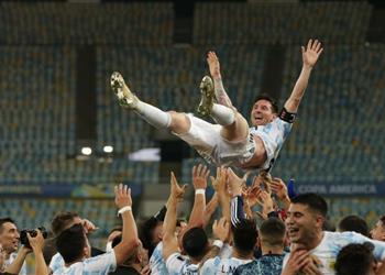 ميسي يهدي لقب كوبا أمريكا لـ مارادونا ويؤكد فخور لكوني أرجنتيني ا