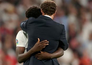 روي كين ينتقد اختيار ساوثجيت لتسديد ساكا الركلة الحاسمة أمام إيطاليا