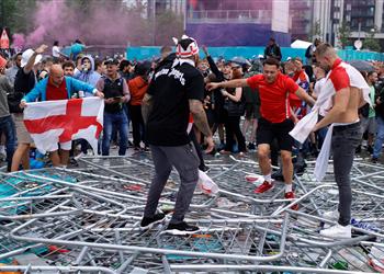 يويفا يتهم الاتحاد الإنجليزي بـ غزو ويمبلي بعد أحداث مباراة إيطاليا في نهائي يورو 2020